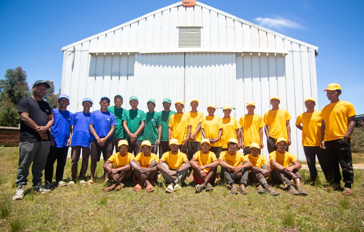 Photo des équipes de production d'Arõmabe